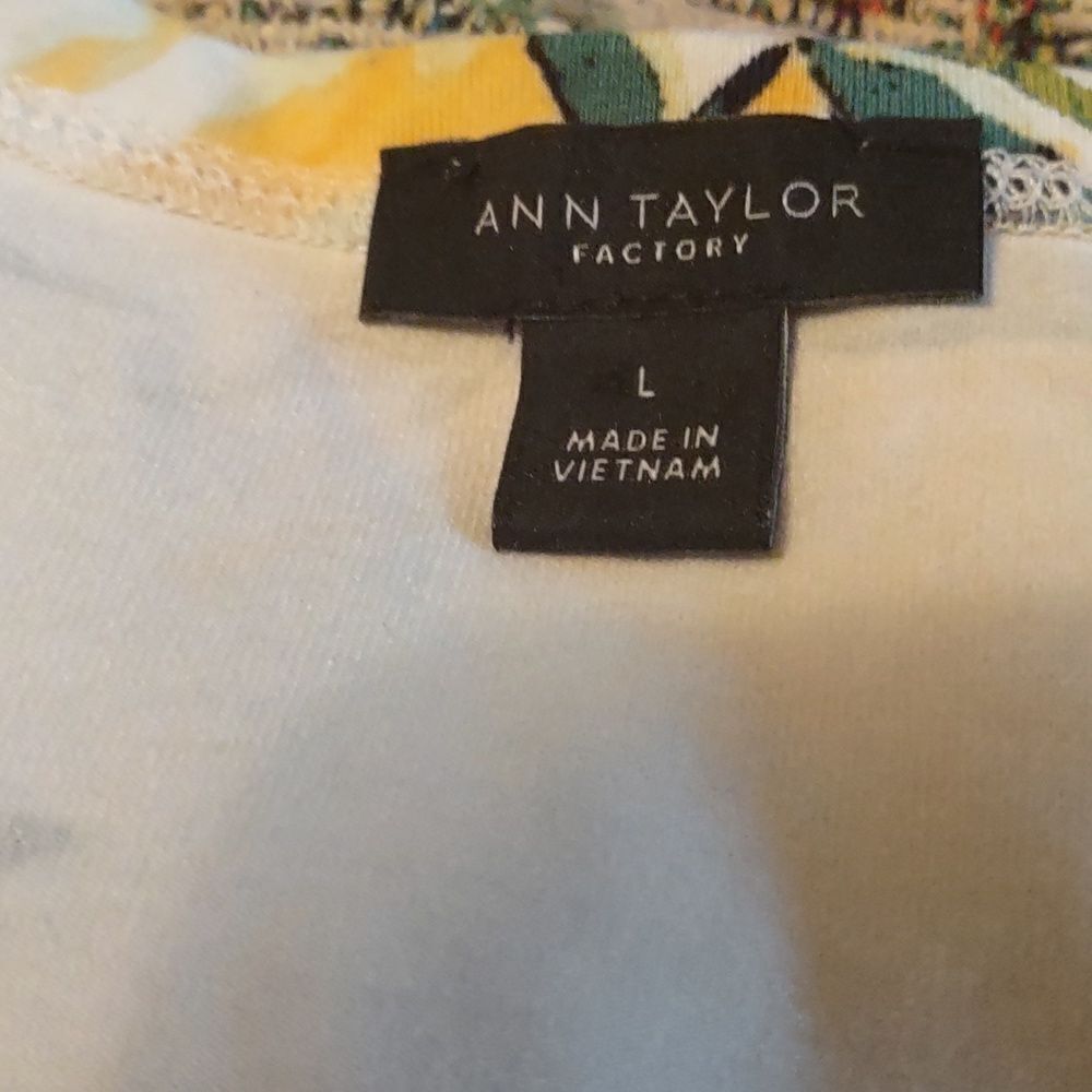 Ann Taylor Women's Size L Classic Yellow Floral 3/4 Sleeve Pullover Top - Picture 6 of 9